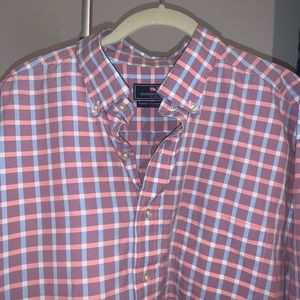 Vineyard Vines Button Down short. Like new!